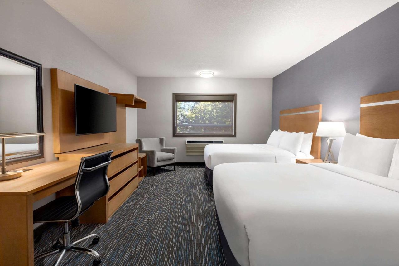 Hotel Wingate By Wyndham Lethbridge Exterior foto